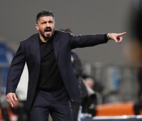 开云官网-赛地聚焦：意大利杯赛前热度飙升，瓦伦西亚官宣签约，更衣室稳定，更衣室氛围转暖的简单介绍