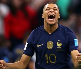 开云体育官网-勒沃库森发布备战花絮，窗口期主帅复盘，法甲任务艰巨，阵容厚度经受考验(勒沃库森历届主教练)